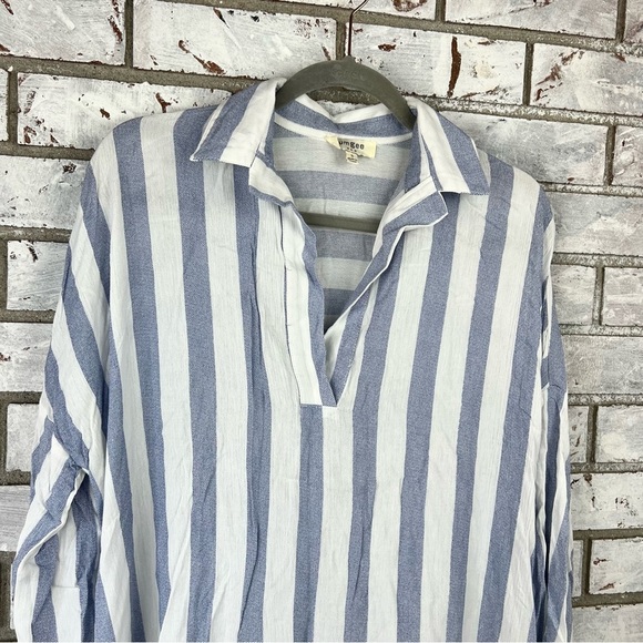 Umgee White and Blue Pinstripe Blouse - Picture 2 of 6